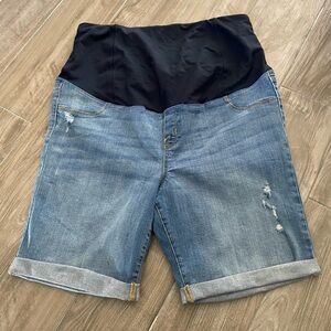 Isabel Maternity distressed Bermuda Shorts